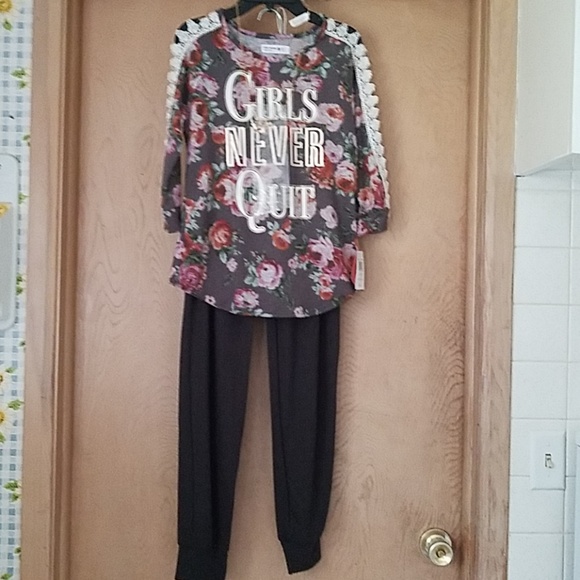 Knitworks Other - Girls 2 piece outfit, leggings with graphic & lace top 🌺🌺2X HP 🌺🌺